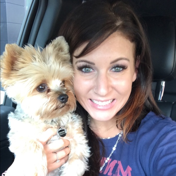 Meet your Posher, Jillian - Picture 2 of 2